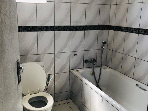 3 Bedroom Property for Sale in Kuyasa Northern Cape